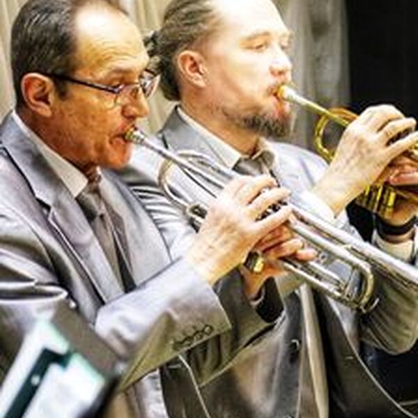 Фанфарные звуки весны: Концерт духового оркестра