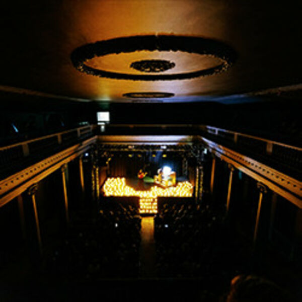 Орган при свечах