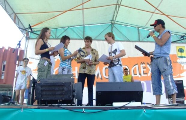 Out Of Coma на фестивале БеZФормат [Липецк, День Молодежи 27.07.2010]