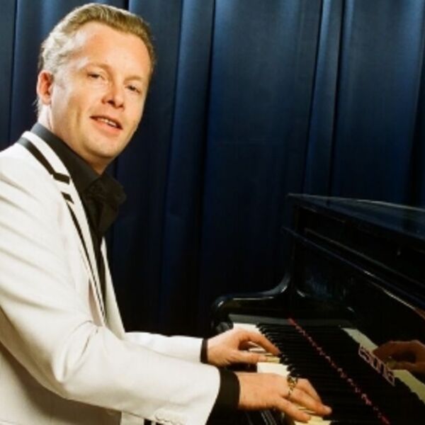 Концерт Дениса Мажукова «День рождения рок-н-ролла»