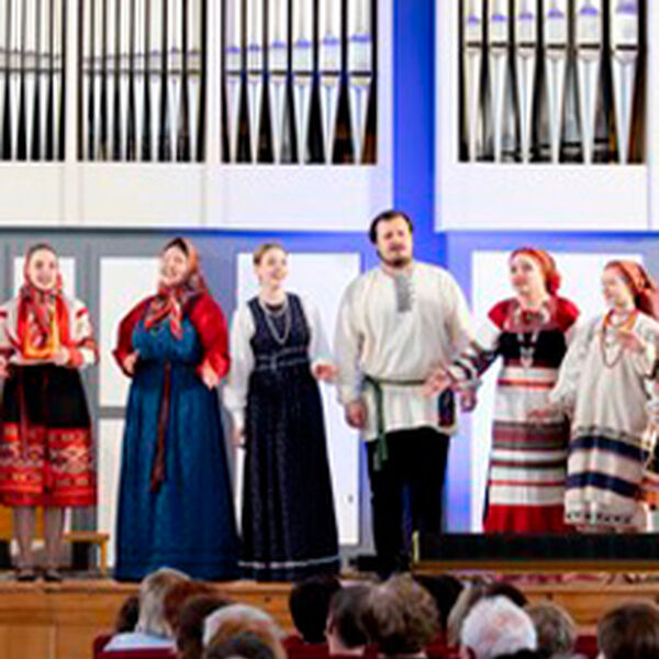 Песня, что в сердце девичьем живёт