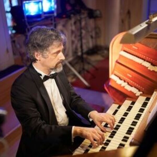 Старинный орган при свечах. Бах и великие органные традиции Германии