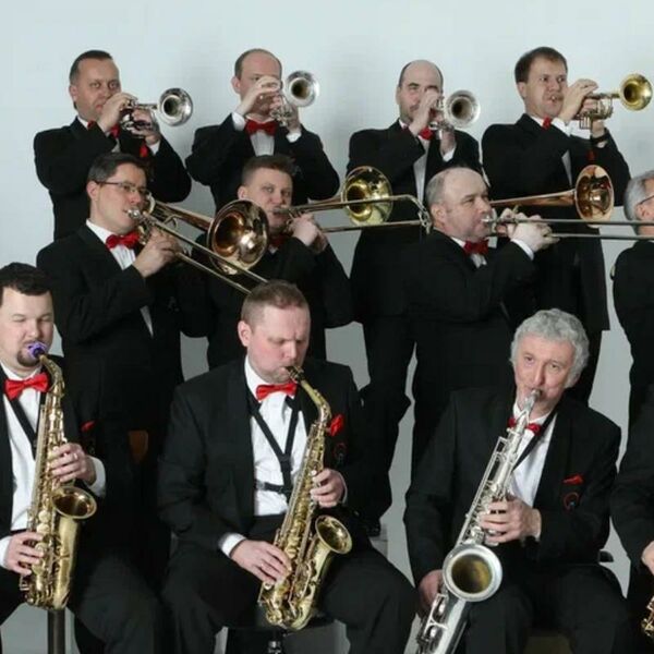 Оркестр джазовой музыки им. Лундстрема, Анна Бутурлина