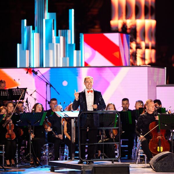 Хиты 90-х и 2000-х