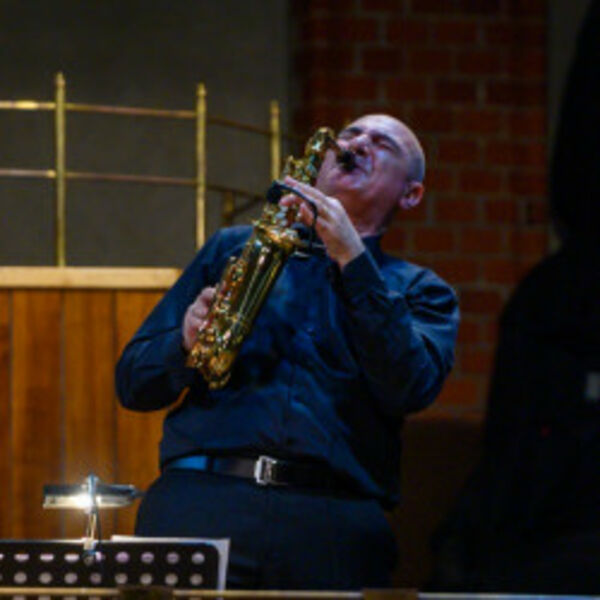 Под волшебный саксофон