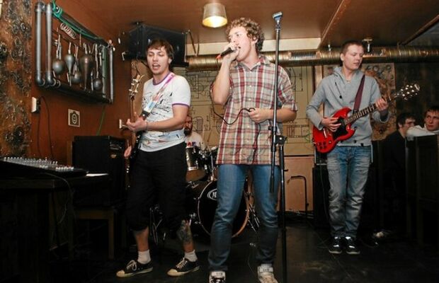 Благотворительный концерт в баре "Завод"