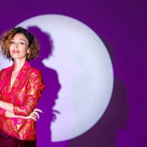 Нани Ева (вокал) и её группа