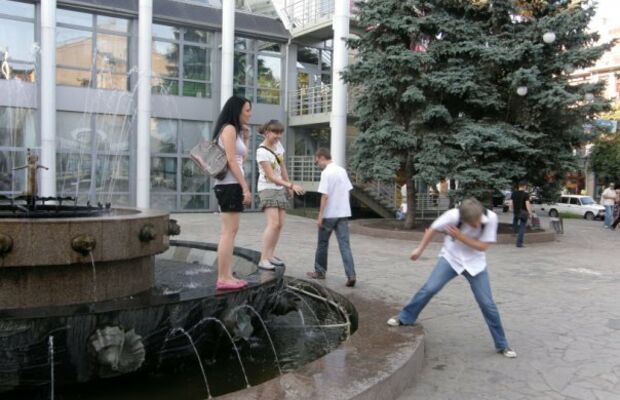 Santa Is Absent Today в старом составе на прогулке))