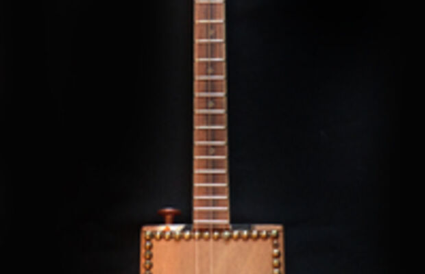 Гитары из сигарных коробок