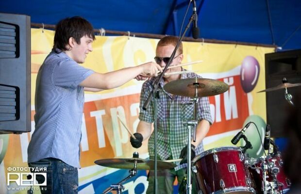 загадочная, странная, актуальня группа «ПлюS 800»