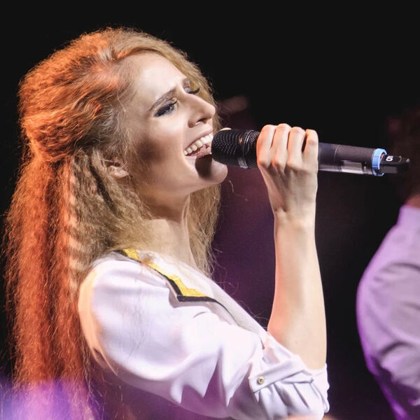 Романтические истории из парижа. Праздничный концерт Elena et les garçons на теплой Крыше