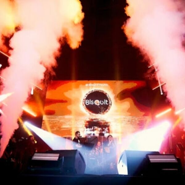 Новогодняя дискотека с Bis-Quit Band «Хиты 80-х, 90-х, 2000-х»