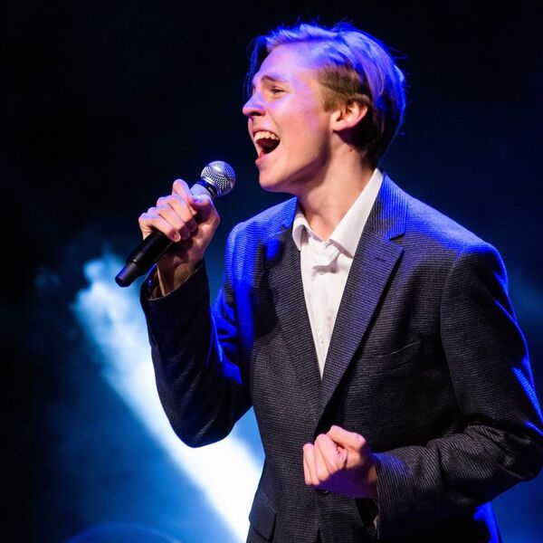 Арсений Сурин