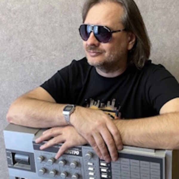 Вечер атмосферной электронной музыки от Тверских авторов.