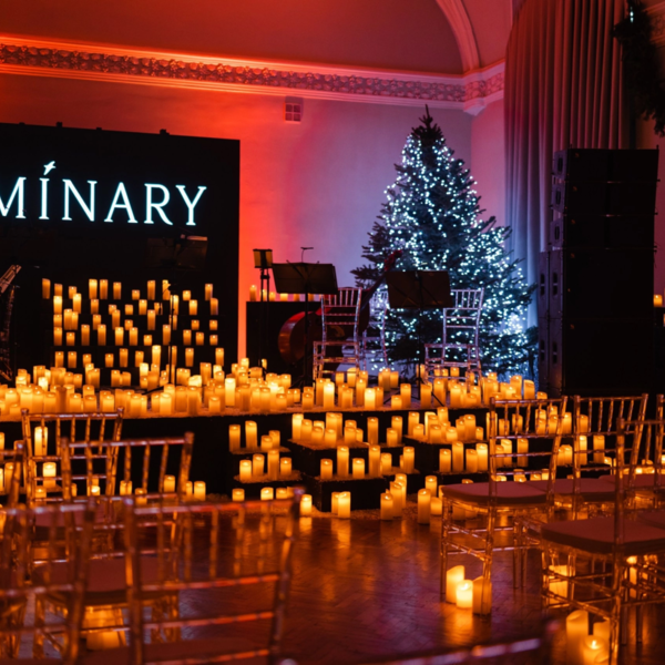 Luminary. Волшебный свет Рождества и 3000 свечей