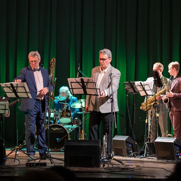 Let’s Dance! Потанцуем!