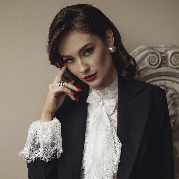 Саша Попова