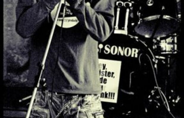 Пионерлагерь Пыльная Радуга на прогулке