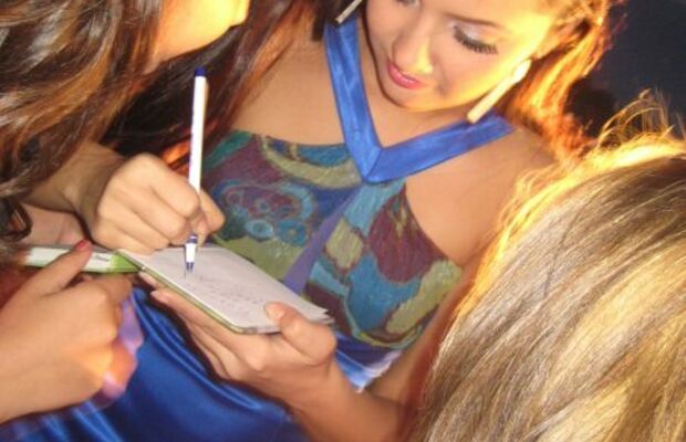 За кулисами