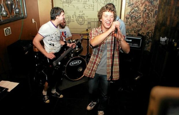 Благотворительный концерт в баре "Завод"