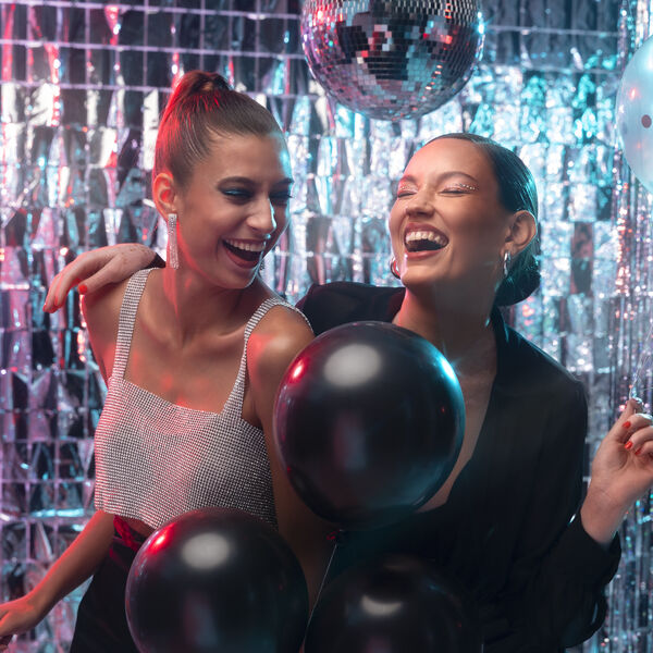 Да, брови выщипала!