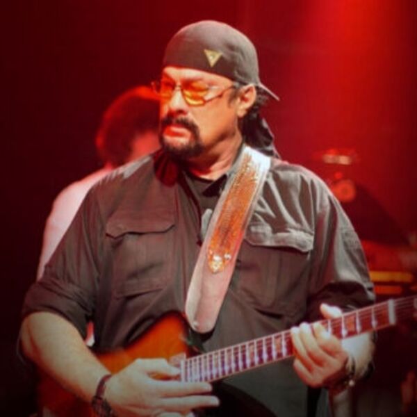 Концерт Стивена Сигала