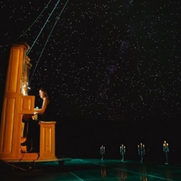 Сказка с органом и песочной анимацией «Алиса в стране чудес»