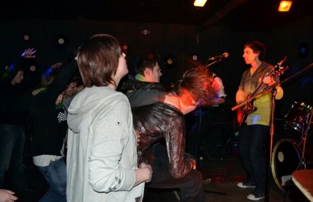 Группа Демотиваторы