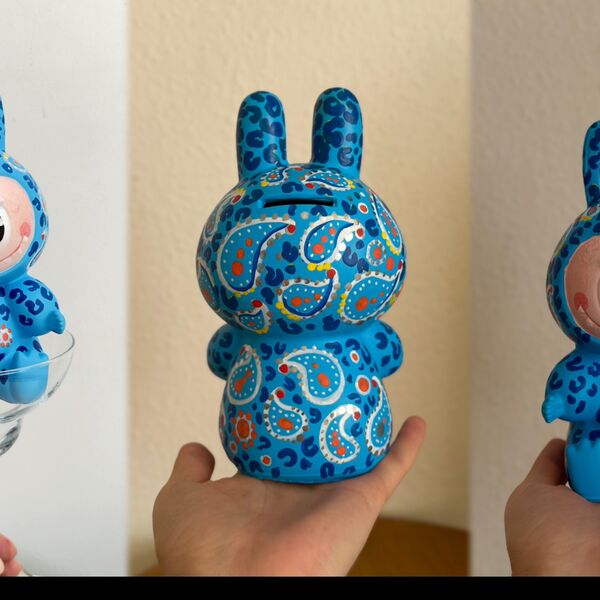 Роспись игрушки Лабубу в от Артвайбс в ресторане Тиландер