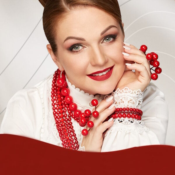 Сольный концерт заслуженной артистки России Марины Девятовой