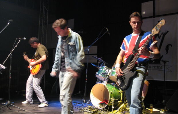 19/08/2006 “COMPLETELY UNDRUGGED” Live in DUROFF 