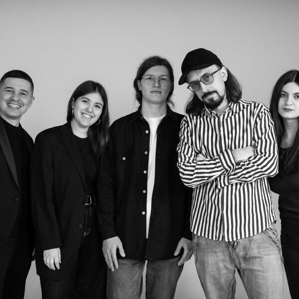 Большой черный стендап