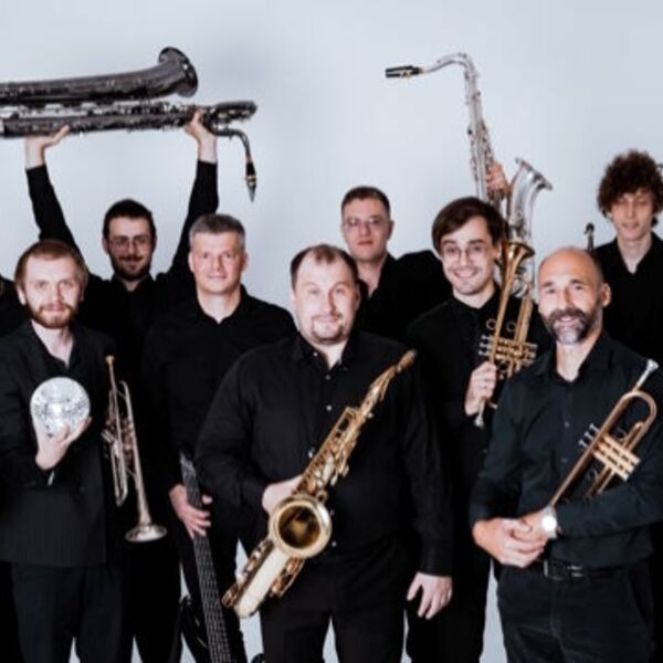 Джаз с русским характером: Биг-Бэнд Good Orchestra и балалайка