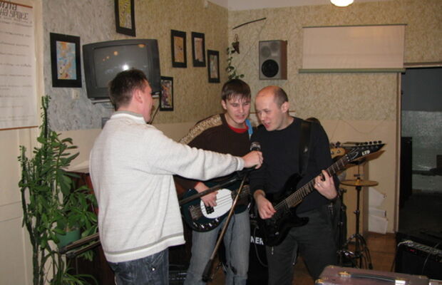 НЕМНОЖКО О НАС... 