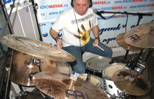 Выступление DOGMA в программе Семёна Чайки "Живые" на радио Маяк.