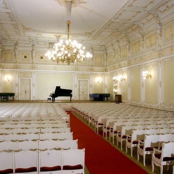 Лауреаты конкурса вокалистов Хиблы Герзмава