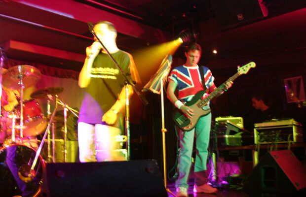 30/10/2004 “TOTALLY UNDRUGGED II” Live in OLYMPISKY 