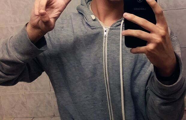 Slava Volk Певец