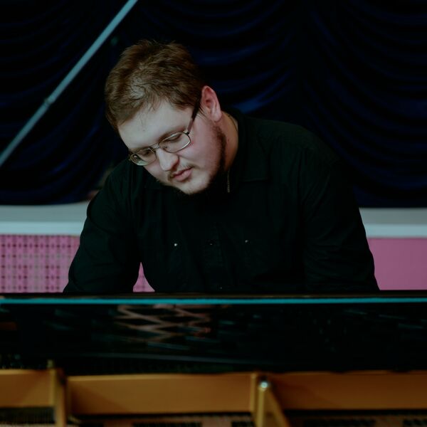 Виртуоз ХХI века Антон Самсонов. Сольный  концерт