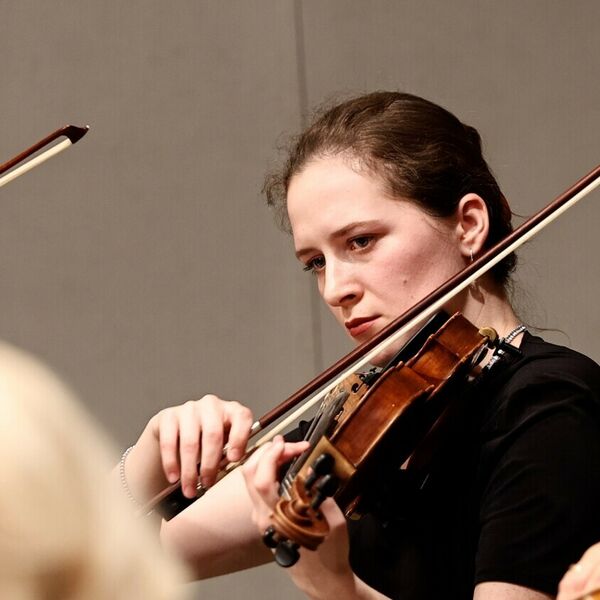 Соединяя музыкою поколенья