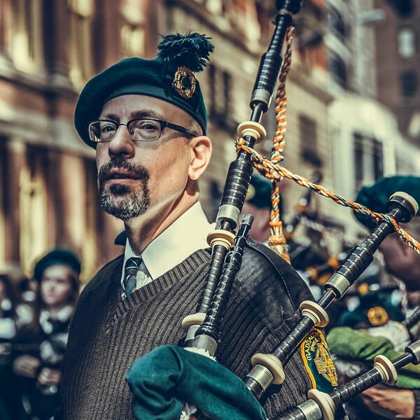 Новый год в шотландском стиле при свечах