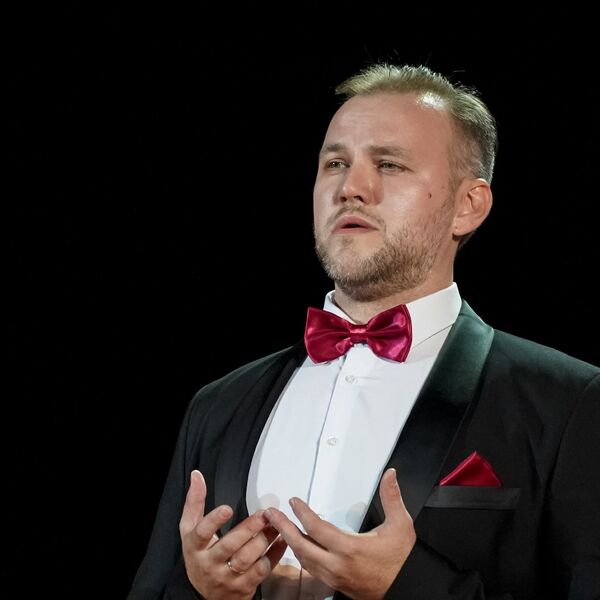 О, верю, верю, счастье есть!