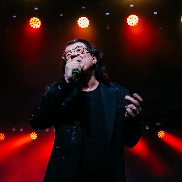 Игорь Корнелюк