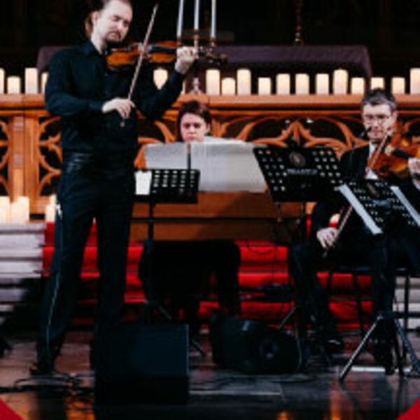 «Новогодний концерт при свечах. Моцарт. Маленькая ночная серенада. Бетховен. К Элизе. Чайковский. Серенада»