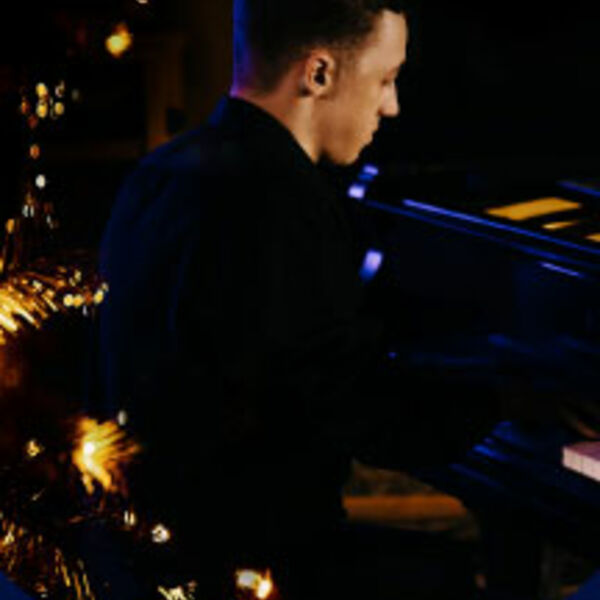 «New Year Hits. Новогодняя классика и джаз при свечах»