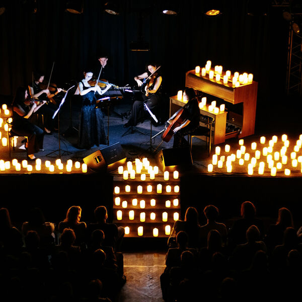 Мировые рок-хиты на виолончелях при свечах