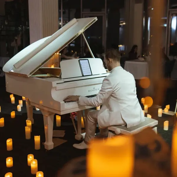 Концерт-ужин при свечах «Классика в джазе: от Щелкунчика до Кармен»