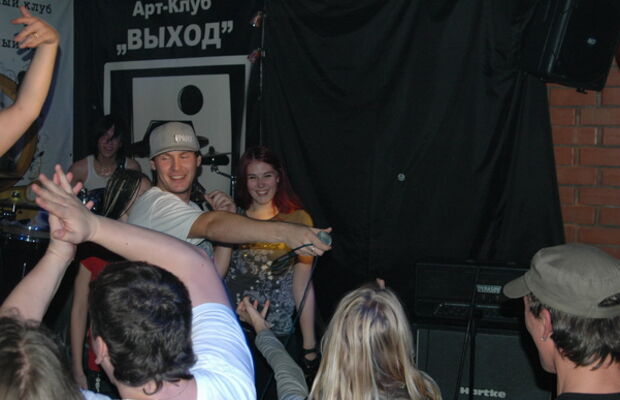 11 октября арт-клуб "Выход" презентация EP "Поиски" (фото А. Завертяев)