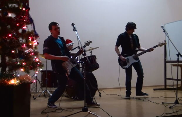 12 Месяцев!!! Новогоднее Диско или  Мясо в скуле!