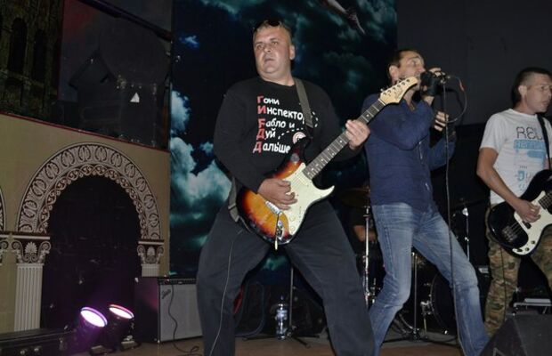 наша жизнь рок-н-ролльная!!!!!!!!!!!!